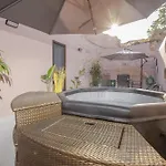 Holiday home Comfinest *